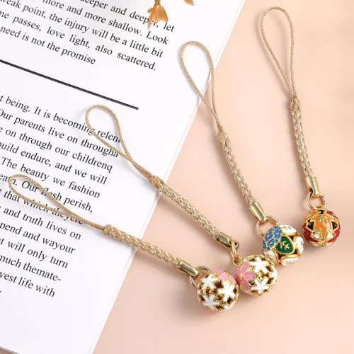 Vista 7 de Hemobllo Dije para teléfono – 4 piezas de lindos colgantes de campana japonesa para teléfono, correa celular, dijes de células de flores, decoración