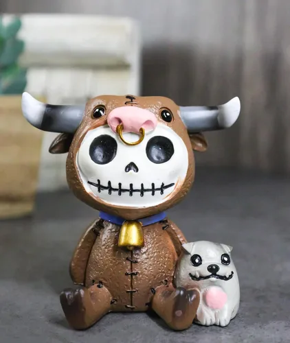 Vista 4 de Ebros Furry Bones El Toro El Toro Esqueleto de Toro Español con Su Bulldog Figurita de 3 pulgadas de alto Furrybones Pretend Hooded Skull Monster
