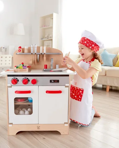 Vista 3 de Hape Chef Pack Juego de disfraz de chef con accesorios de cocina para niños