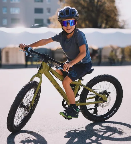 Vista 2 de SEKKAF Gafas de sol de béisbol juveniles para niños, gafas de sol deportivas para niños y niñas, gafas de softbol para ciclismo, protección UV400