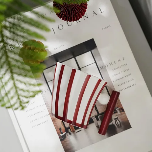 Vista 4 de Tazas de café de cerámica roja, taza de café hecha a mano para la oficina y el hogar, tazas de café artísticas para mujeres para mamá, taza roja