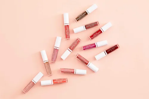 Vista 6 de wet n wild Crema de labios Cloud Pout con malvavisco, Pink Girl, You're Whipped Aceite de argán Vitamina E Sabor a malvavisco