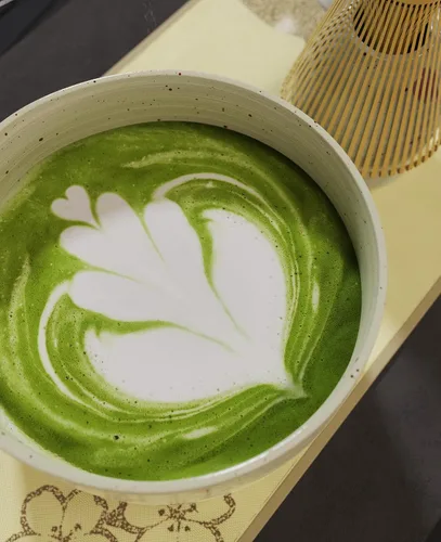 Vista 3 de Juego completo de 8 piezas de matcha – Kit de ceremonia de té matcha japonés con cuenco con estampado de gato, accesorios de bambú y herramientas