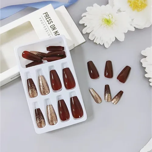 Vista 3 de 24 uñas postizas largas a presión, color rojo vino oscuro, elegante diseño degradado rojo vino, purpurina dorada, brillante, uñas postizas rojas