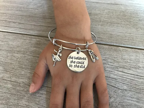 Vista 4 de Brazalete ajustable "Dance" para niñas el regalo perfecto para recitales de baile, bailarinas y grupos de baile