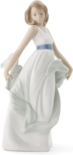 Vista 4 de NAO Caminando en el aire. Figura de niña de porcelana.