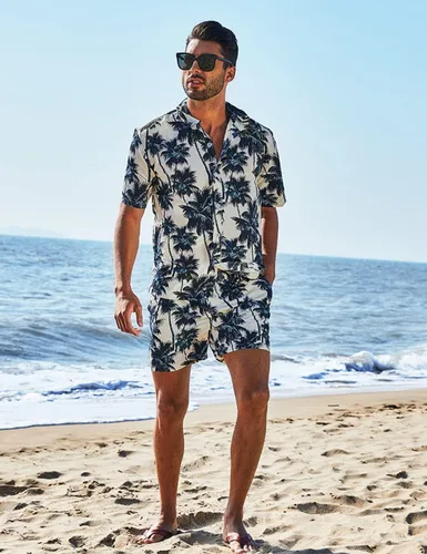 Vista 2 de Lavnis Conjunto de camisa hawaiana para hombre, camisa de manga corta con flores y pantalones cortos, trajes de 2 piezas