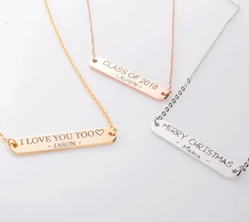 Vista 2 de Petite Boutique Collar personalizado de barra de mensajes de dos líneas, tu joyería única con nombre