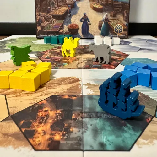 Vista 2 de Juego de mesa Trade and Triumph – Juego de estrategia de comercio medieval y gestión de recursos para adultos y familiares a partir de 13 años