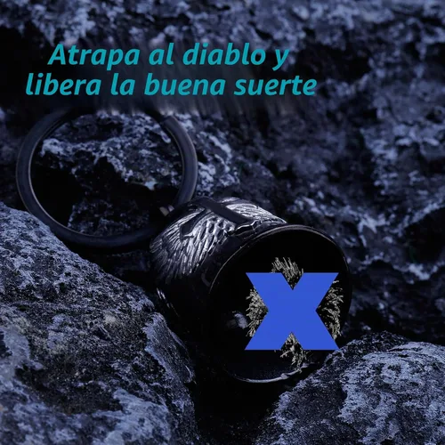 Vista 3 de Motorcycle Cross Bell Protect The Rider Motorcycle Accessories Key Chain Negro plateado