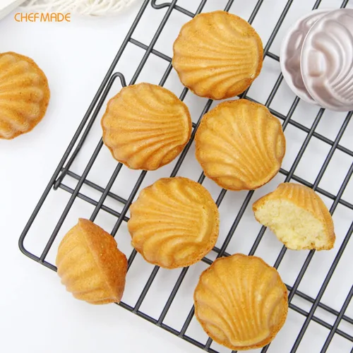 Vista 5 de CHEFMADE Juego de Moldes Mini para Pasteles Madeleine, 4 Piezas de 3 Pulgadas Antiadherentes con Forma de Concha Esférica Madeleine para Hornear