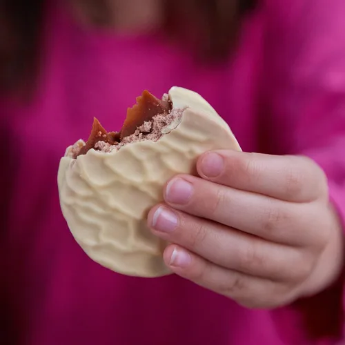 Vista 7 de Havanna Alfajores de chocolate blanco – Galletas rellenas de Dulce de Leche recubiertas de chocolate blanco suave – Auténticas golosinas argentinas