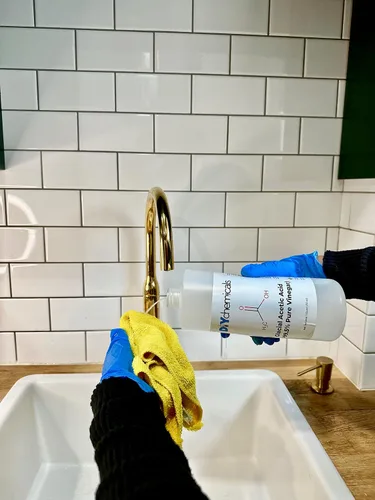 Vista 4 de Ácido acético glacial 99.9% puro, vinagre de alta pureza para uso industrial y doméstico, fabricado en Estados Unidos por DIY Chemicals, galón