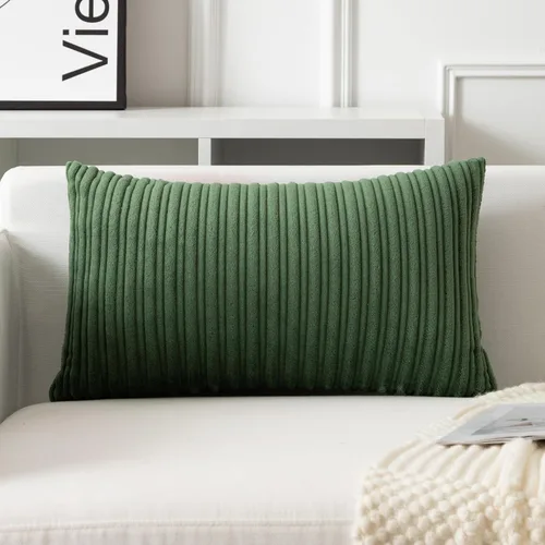 Vista 108 de UGASA - Fundas de almohada decorativas de terciopelo suave y sólidas de Navidad para sala de estar/sofá, 16 x 16 pulgadas, 2 unidades, color burdeos