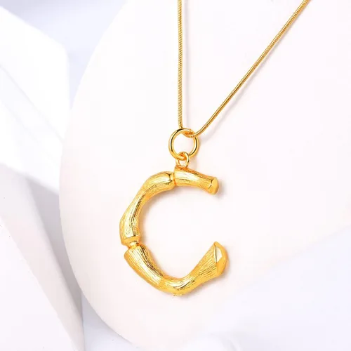 Vista 5 de FOCALOOK Collar de bambú chapado en oro de 18 quilates con dije de nombre inicial para mujer, collar grande con dije de letra de bambú