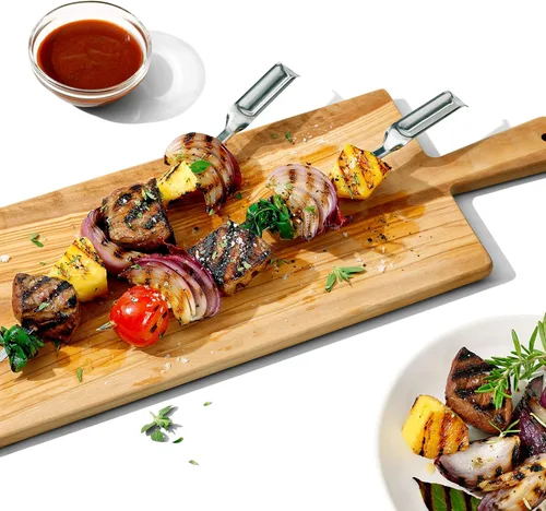 Vista 2 de OXO Good Grips Herramientas para Parrilla, Pinchos de Acero Inoxidable para Parrilla - Juego de 6