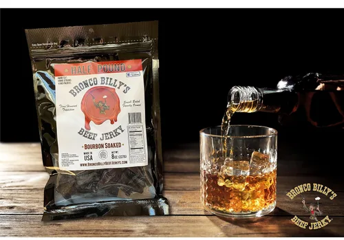 Vista 4 de Bolsa resellable de media libra de carne de res con sabor a bourbon Bronco Billy's Beef Jerky