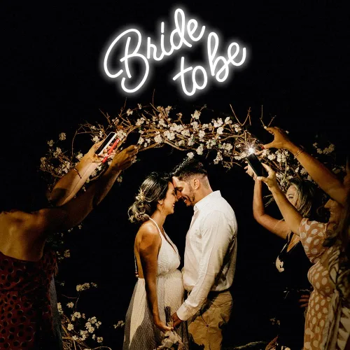 Vista 2 de Letrero de pared LED con texto en inglés "Bride to be Letras" para Navidad, despedida de soltera, regalos de compromiso, letrero de neón