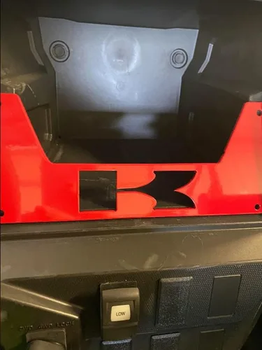 Vista 2 de Compatible con Kawasaki KRX 1000 Cubby Dash Plate - Rojo