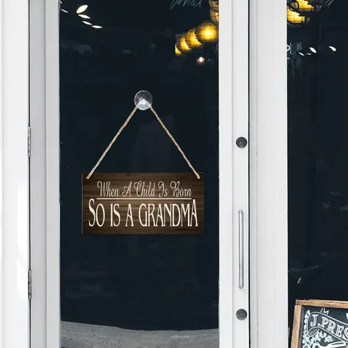 Vista 6 de Letrero colgante de madera con texto en inglés «When A Child Is Born, So Is A Grande», decoración de puerta colgante de madera rústica para puerta