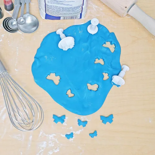 Vista 7 de Southern Homewares SH-10133 - Juego de moldes de fondant de mariposa, 3 tamaños, cortadores de galletas de fondant, herramienta de decoración