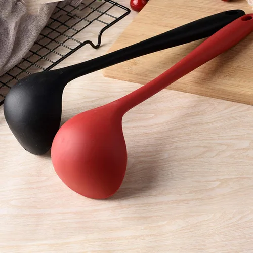 Vista 4 de Juego de 2 cucharones de silicona para sopa, antiadherentes, resistentes al calor, mango largo, irrompible, grande, redonda, para cocina en casa