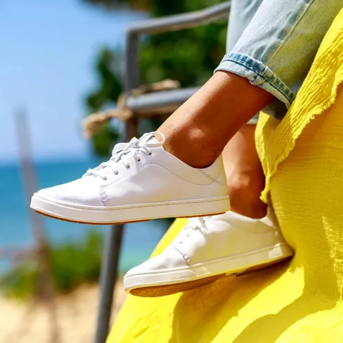 Vista 6 de OLUKAI Pehuea Li 'ili - Tenis de cuero para mujer, zapatos casuales para uso diario con tacón caído, suela de goma que no deja marcas, ajuste cómodo
