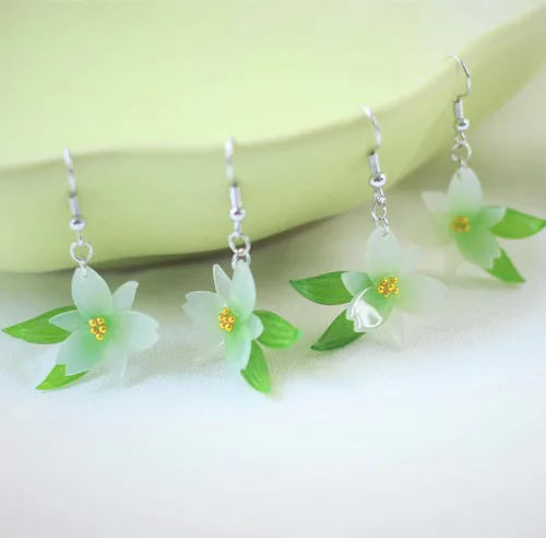 Vista 6 de Genshin Impact - Aretes colgantes de flores Cecilia de Venti accesorios de cosplay regalo coleccionable para jugadores y fanáticos del anime joyería