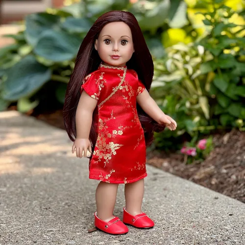 Vista 5 de Asian Beauty - Vestido tradicional asiático rojo y dorado con zapatos rojos, ropa para muñecas de 18 pulgadas (toll no incluido) Vestido