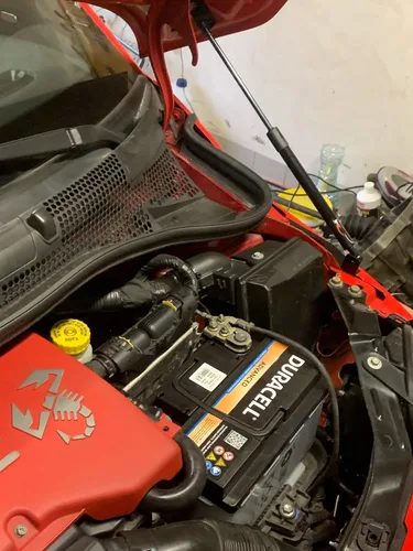 Vista 3 de TSUBASA Soportes de elevación para Fiat 500 2007-2022 Capó delantero Modificar fibra de carbono Amortiguadores de choque cargados a gas Barra