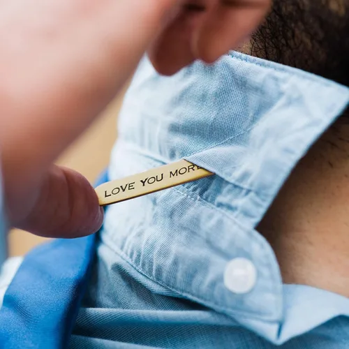 Vista 4 de Estancias de cuello de latón personalizadas, refuerzos de cuello personalizados, estancias de camisa, 2.25 pulgadas, regalo para hombres
