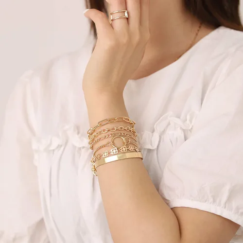 Vista 2 de Pulsera de mano italiana gruesa de oro Figaro con cadena delicada para mujeres y niñas, 6 unidades (dorado), Talla única, aleación