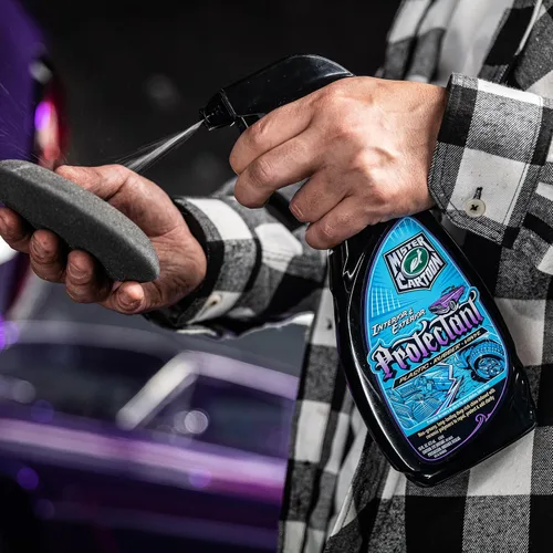 Vista 5 de Turtle Wax X Mister Cartoon 54258 - Protector interior y exterior, fórmula de secado rápido, para tableros, neumáticos, molduras, plásticos, goma