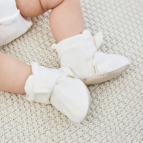 Vista 2 de pureborn Botines de invierno para bebé, de forro polar, antideslizantes, para cuna