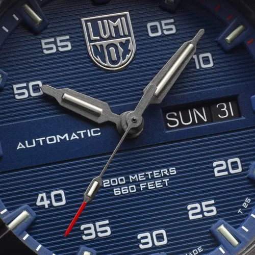 Vista 4 de Luminox Master Carbon Seal AzulNegro 1.772 in Reloj de buceo analógico automático para hombre, Azul, Reloj de buceo