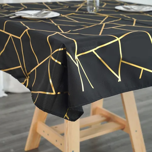 Vista 3 de Mesa cuadrada de poliéster de 54 x 54 pulgadas, color negro con diseño geométrico metálico dorado
