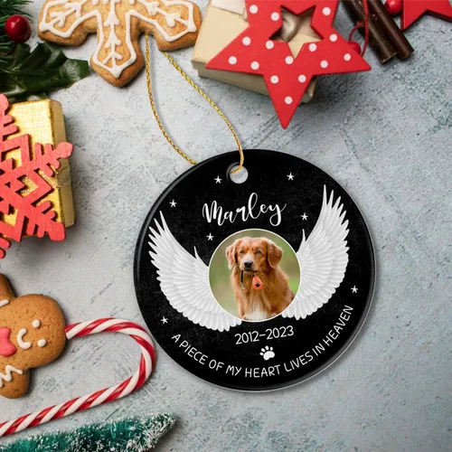 Vista 5 de Marco de fotos conmemorativo personalizado para mascotas, adorno de Navidad 2025, Un pedazo de mi corazón vive en el cielo, adorno de cerámica