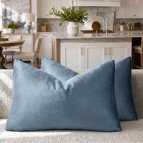 Vista 162 de GIGIZAZA Juego de 2 fundas de almohada doradas de terciopelo de 20 x 20 pulgadas para sofá Almohadas para sofá, tela texturizada suave de 9.88