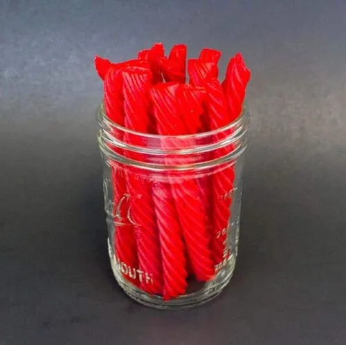 Vista 5 de Red Vines Regaliz jumbo, sabor rojo original, bolsas de 8 onzas (paquete de 12), suaves y masticables dulces Twists