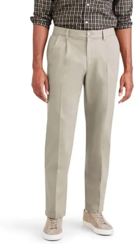 Vista 6 de Classic Fit Signature - Pantalones Iron Free de color caqui con Stain Defender - Plisados (Regular y Big & Tall)
