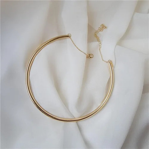 Vista 3 de Collar de aro redondo de metal chapado en oro de 14 quilates de alto pulido, collar de aro ligero para mujeres y niñas, joyería minimalista