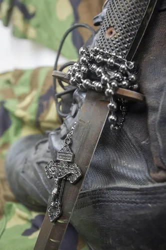 Vista 7 de Rosario militar Soldado de Dios Basado en rosarios de guerra emitidos a tropas en la Primera Guerra Mundial Es un gran regalo para hombres