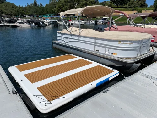 Vista 6 de Island Hopper Mega Yacht - Muelle flotante de 10 x 10 pies para barcos y frente al lago, PVC resistente a los rayos UV con espuma EVA
