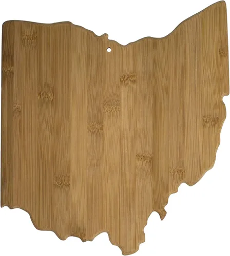 Vista 45 de Tabla para cortar y servir modelo Alabama de Totally Bamboo, de bambú 100%, para cocina y entretenimiento, Alabama, Marrón