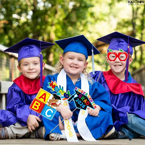 Vista 9 de KatchOn, Accesorios para fotos de graduación de jardín de infantes – Paquete de 30 Accesorios de cabina de fotos de graduación de jardín