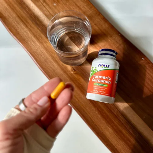 Vista 6 de NOW Foods Suplementos, curcumina de cúrcuma, derivada del extracto de raíz de cúrcuma, 95% curcuminoides, suplemento herbario, 60 cápsulas vegetales