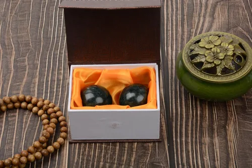 Vista 6 de Bolas Baoding de mármol natural de bolas tradicionales chinas para el cuidado de la salud, paquete de 2 bolas de masaje de 1.6 pulgadas para masaje