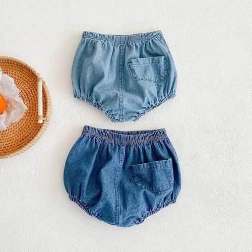 Vista 3 de Pantalones cortos de mezclilla para bebés y niñas, 2 piezas, pantalones cortos para niños, pantalones cortos sueltos para pañales, pantalones cortos