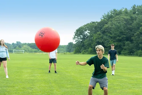 Vista 5 de Wicked Big Sports - Kickball para niños pequeños, de gran tamaño, para deportes al aire libre, patio trasero, playa, juego divertido para todos