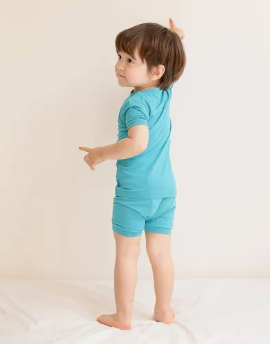 Vista 5 de VAENAIT BABY - Pijama de viscosa para niñas y niños pequeños, 2 piezas, camiseta y shorts, tela fresca, drapeada y suave para verano